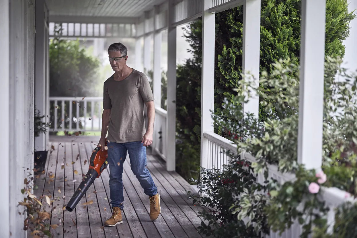 Battery Leaf Blower 120iB Kit with Battery and Charger Husqvarna 967976104