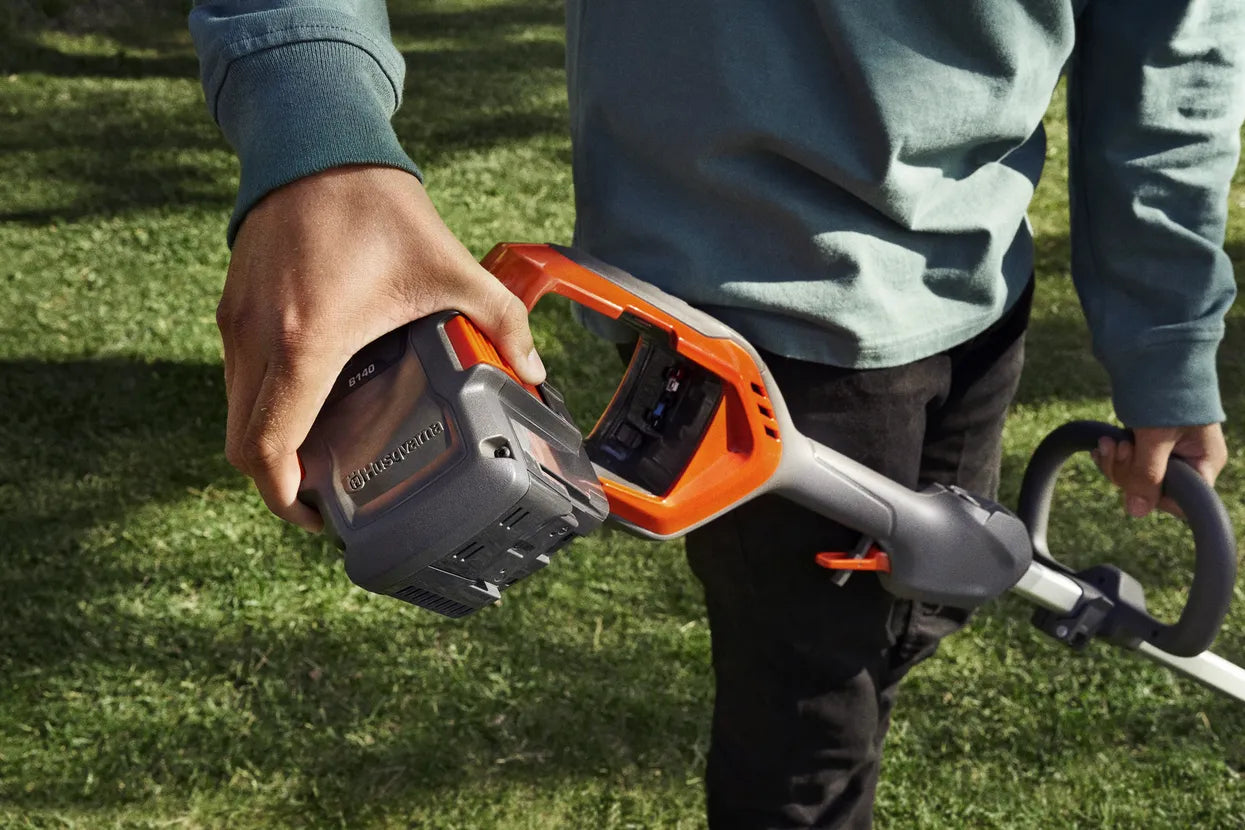 Battery Grass Trimmer 215iL Husqvarna