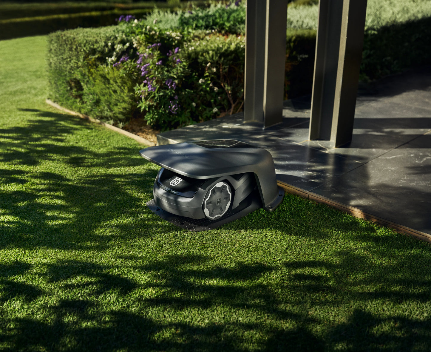 Husqvarna Automower Aspire R4 With Automower House