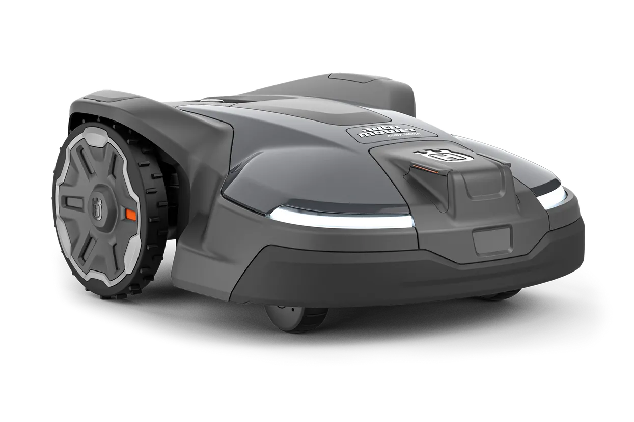 Husqvarna Automower 450X NERA robotic lawn mower, ideal for lawns up to 5000 m², with obstacle avoidance, weather-resistant performance, and zone control via smartphone.